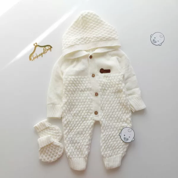 Grenouillère bébé tricotée waffles avec capuche et chaussettes
