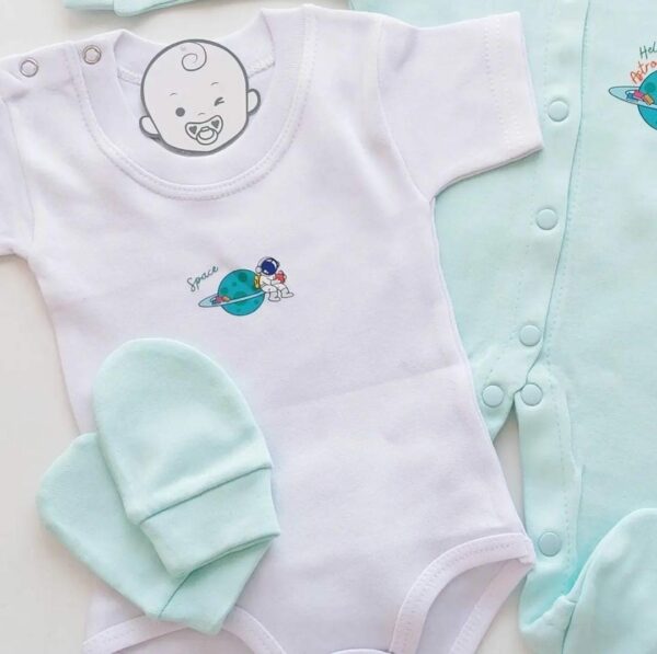 Ensemble grenouillère bébé est body avec bonnet et moufles motif Space