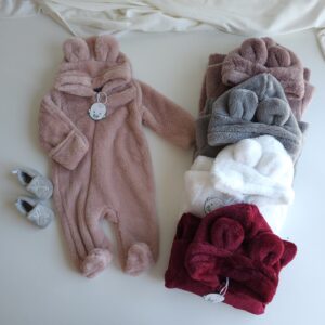 Grenouillère d'hiver en fourrure douce avec capuche à oreilles